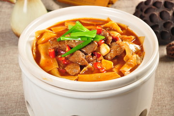 麻筍煨牛腩