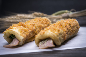 肉松培根卷面包