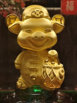 千足金豬