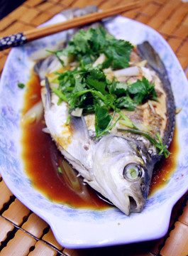 清蒸鯧魚