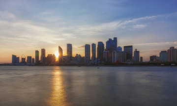 五四廣場(chǎng)夕照