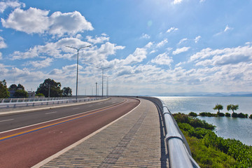 環(huán)湖公路