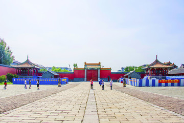 沈陽(yáng)故宮大政殿廣場(chǎng)與東門(mén)