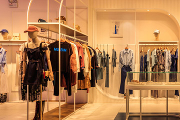 女裝店內(nèi)景
