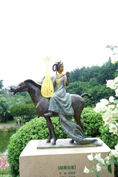 昭君出塞雕像