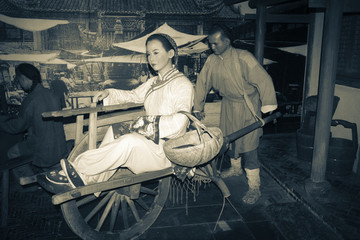 舊社會(huì)推媳婦
