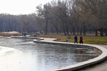 公園湖人