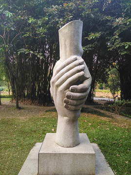 牽手雕塑