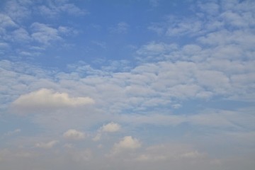 藍(lán)天白云