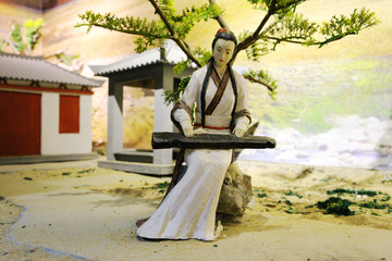 古代女子彈琴場景雕塑