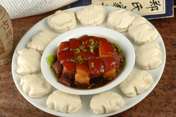 紅燒肉帶餅