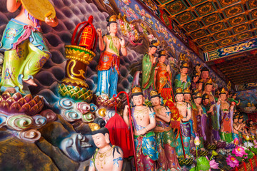 寺廟天神塑像