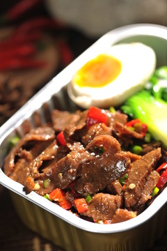 鹵牛肉蓋碼飯