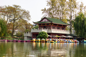 秋冬季節(jié)的彭州公園