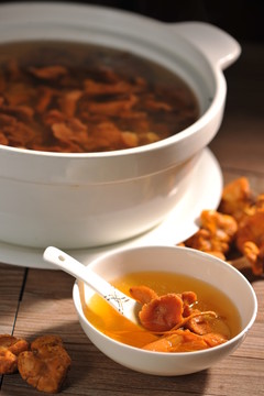 雞汁菌湯