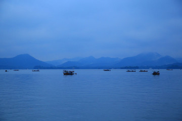 煙雨西湖