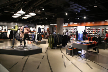 運(yùn)動服裝店