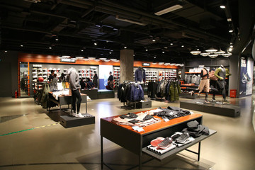 運(yùn)動(dòng)服裝店