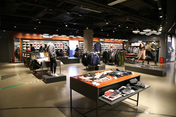 運(yùn)動(dòng)服裝店