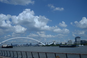 藍(lán)天白云