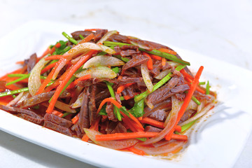 手撕牛肉拌雜蔬