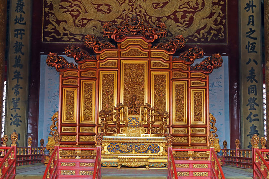 龍椅