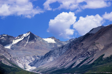 崗什卡雪峰