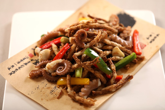 茶樹菇炒魷魚