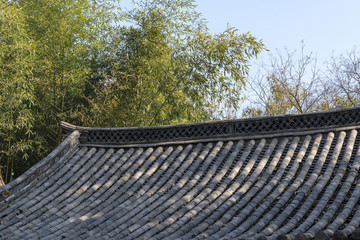 灰瓦綠竹