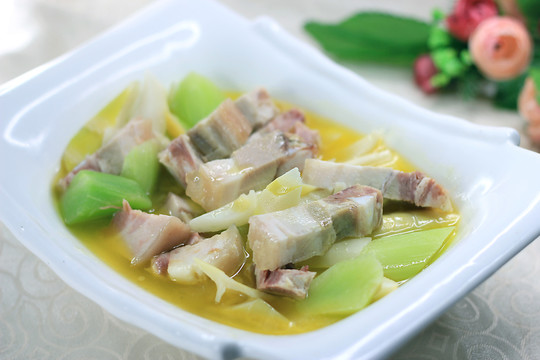 咸肉燒雙筍