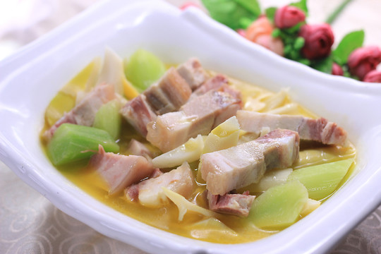咸肉燒雙筍