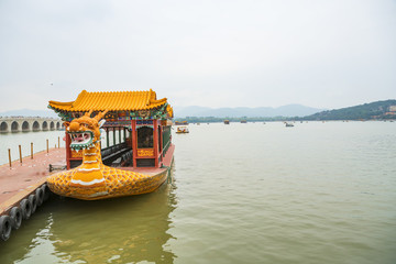 頤和園龍船