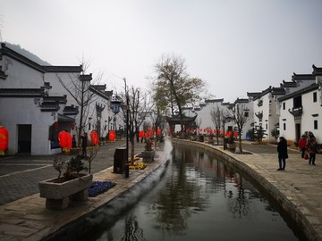 水汽氤氳的古鎮(zhèn)