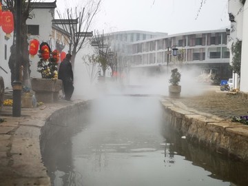 水汽氤氳的古鎮(zhèn)