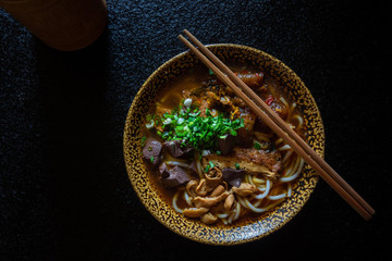 昆明老街腸旺米線