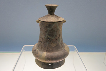 黑陶細刻紋雙鼻壺