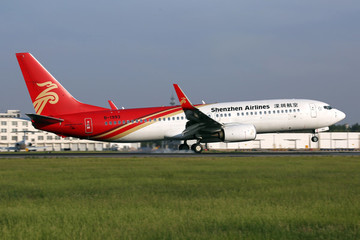 深圳航空飛機(jī)落地