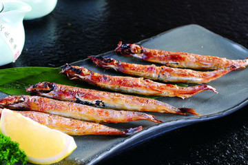 鹽烤多春魚(yú)