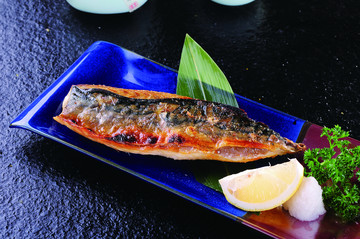 鹽烤青花魚