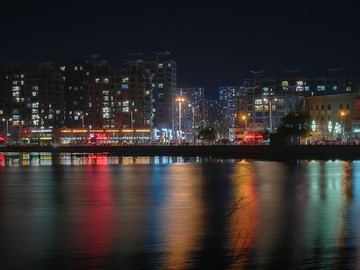 小城夜色
