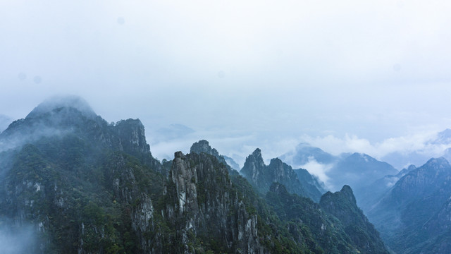 黃山奇峰云海