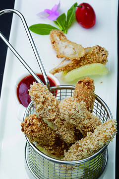 酥炸手指魚配蝦片