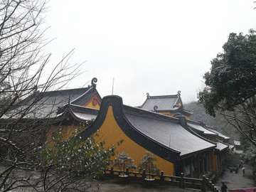 雪中寺廟