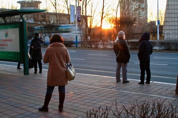 等公交車
