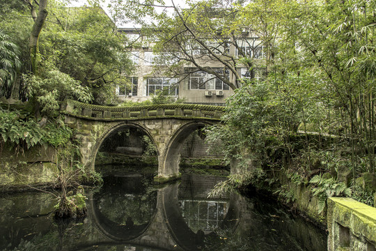 綠蔭拱橋