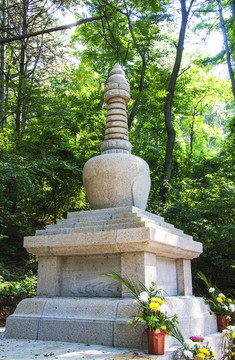 千山祖越寺塔林菩提塔