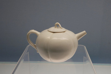 清代德化窯白釉執(zhí)壺