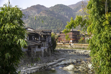 竹林掩隱的山村小鎮(zhèn)