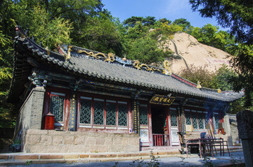 千山祖越寺大雄寶殿與獨(dú)鎮(zhèn)群岳