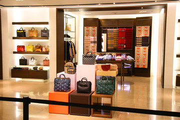 女包專賣店